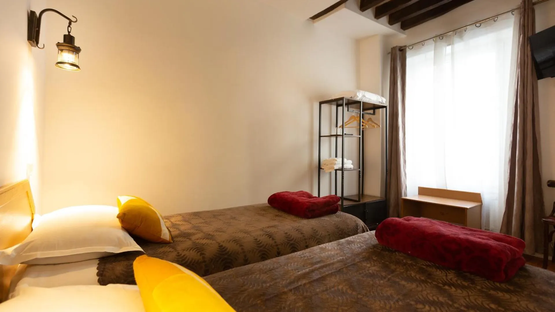 Hotel Leonard De Vinci Ii