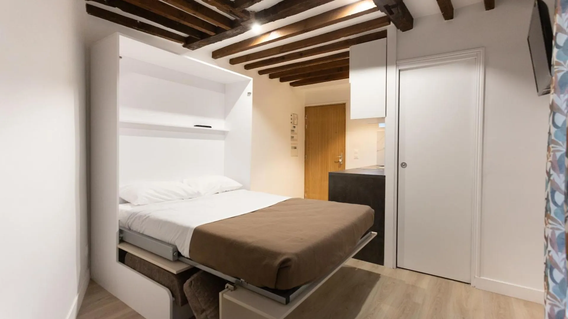 Leonard De Vinci Ii Hotel Paris